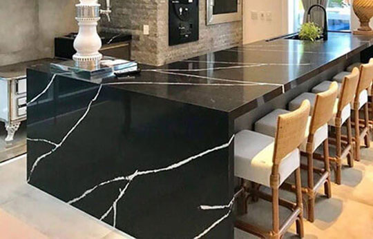 نمونه سنگ مارمونایت